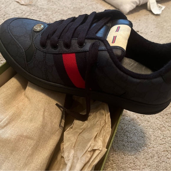 Paid 1,020 and only want 700$ comes with box and they were never worn. - Picture 2 of 5